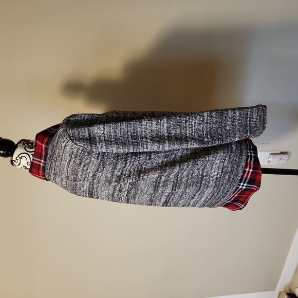 Millruwya top (made in Korea) - Picture 3 of 11